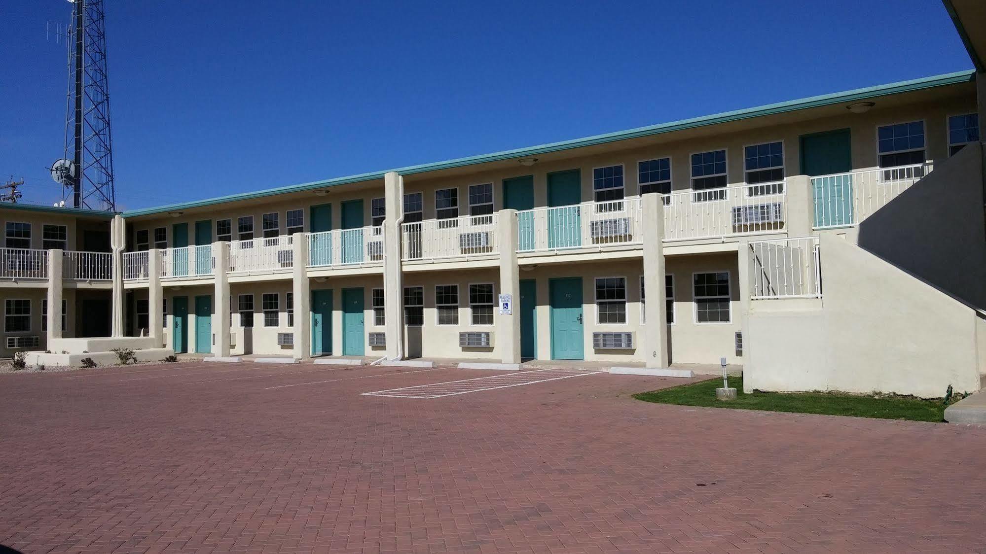 Arizona Sunset Inn & Suites Willcox Exterior photo